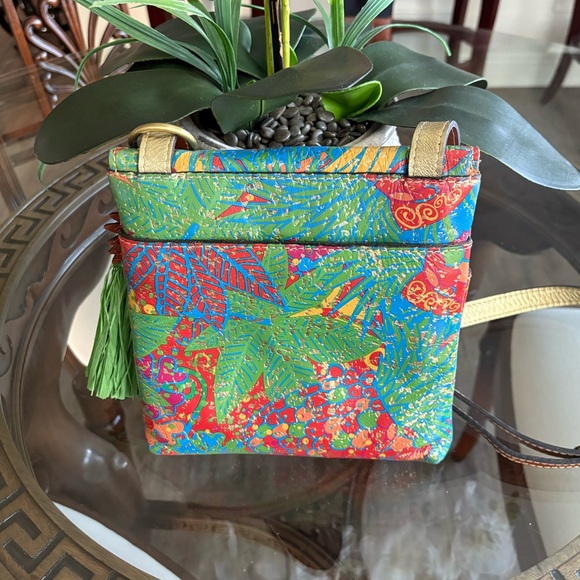 🩷💚PATRICIA NASH TROPICAL SUMMER PINEAPPLE LEATHER MESSENGER BAG!🩷💚 - Picture 2 of 8